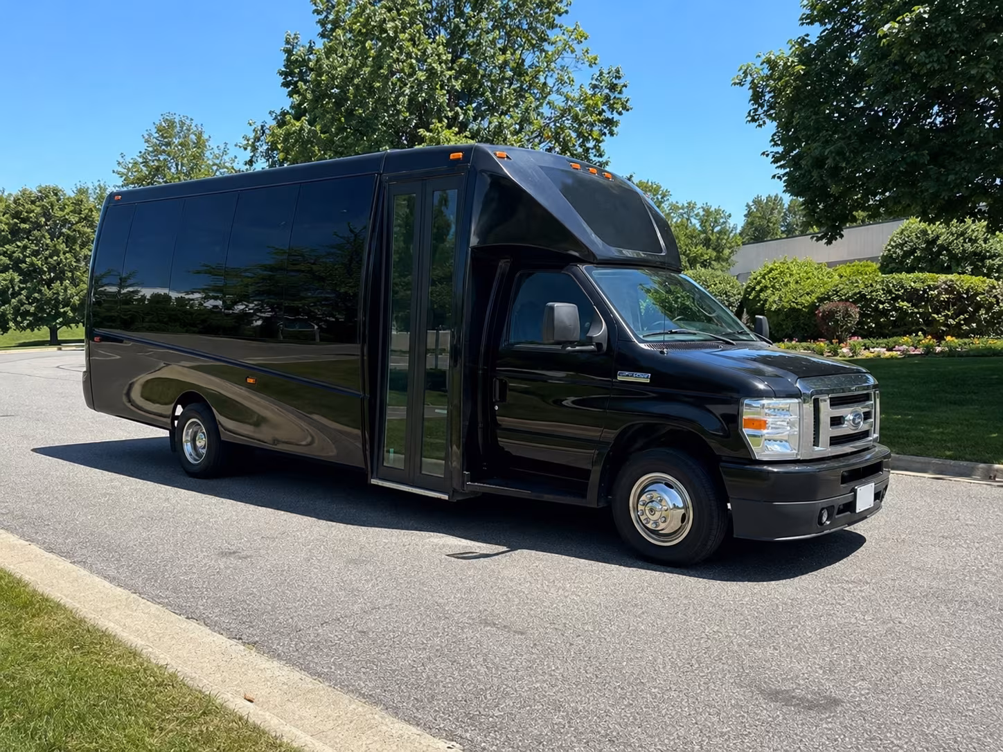 Davis Winery Tour & Pub Crawl Transportation
